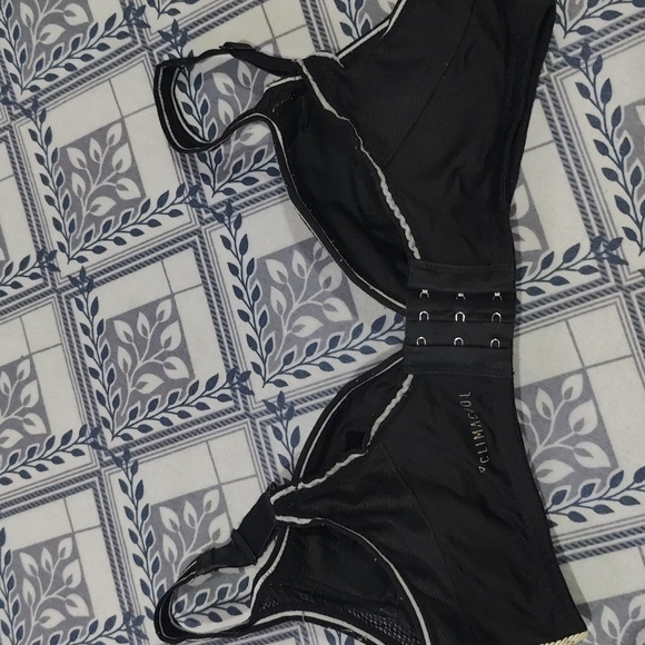 Adidas sports bra - Picture 5 of 10